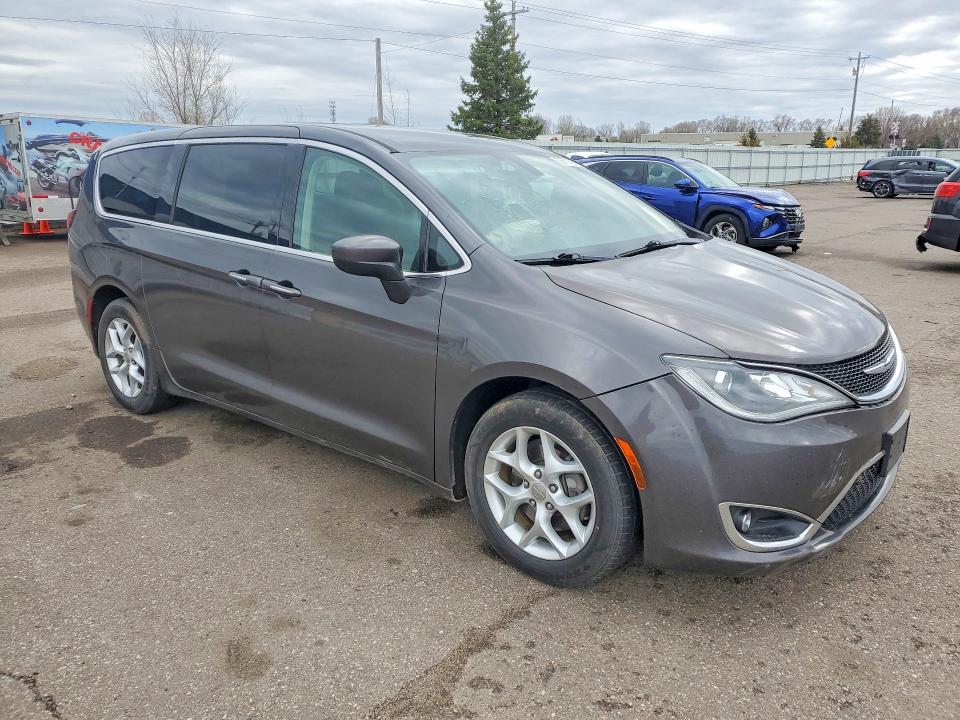 Продажа на аукционе авто 2017 Chrysler Pacifica, vin: 2C4RC1BG3HR795996, номер лота: 50561596