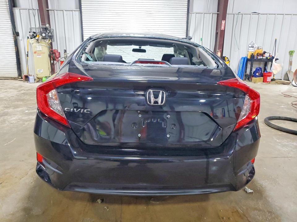 Продажа на аукционе авто 2018 Honda Civic, vin: 2HGFC2F51JH501526, номер лота: 48318346