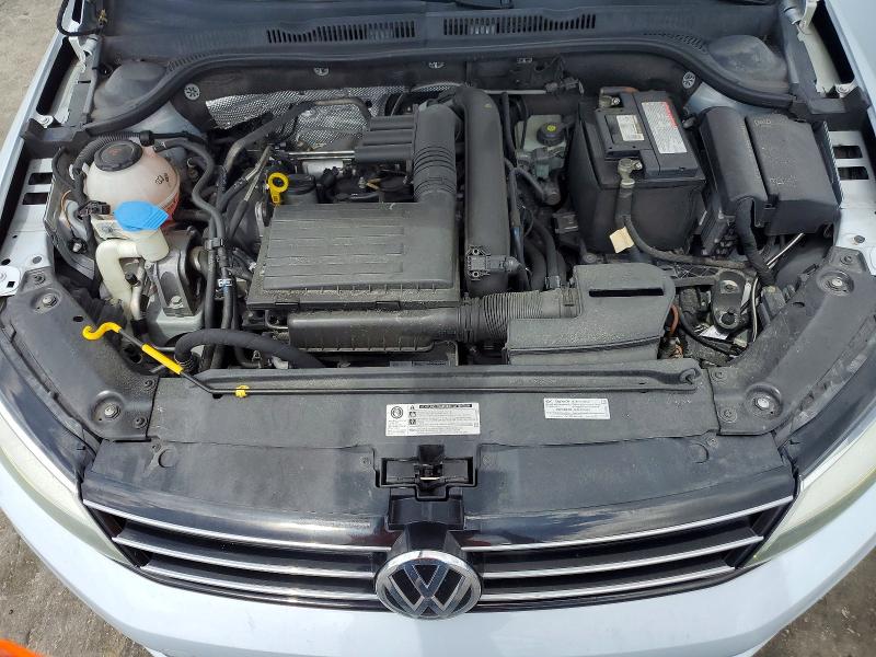 49786276 :رقم المزاد ، 3VW2B7AJXJM260243 vin ، 2018 Volkswagen Jetta مزاد بيع