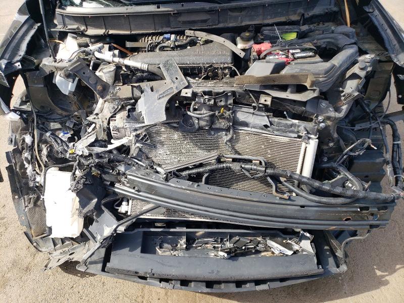 2017 Nissan Rogue მანქანა იყიდება აუქციონზე, vin: 5N1AT2MV7HC756153, აუქციონის ნომერი: 49333836