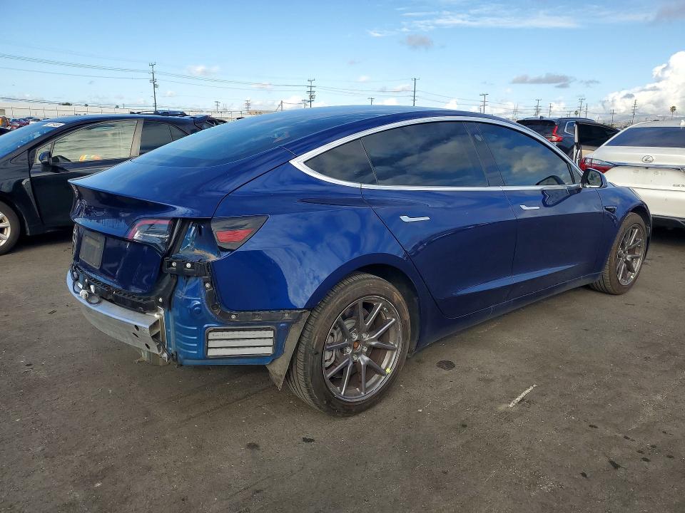 49790586 :رقم المزاد ، 5YJ3E1EA0KF326262 vin ، 2019 Tesla Model 3 مزاد بيع