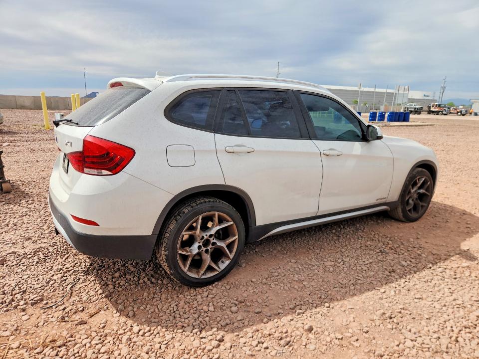 46933096 :رقم المزاد ، WBAVM1C59FVZ94356 vin ، 2015 Bmw X1 مزاد بيع