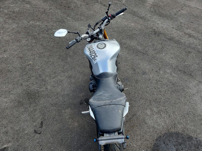 51444026 :رقم المزاد ، JYARN33E5FA006411 vin ، 2015 Yama Fz09 مزاد بيع