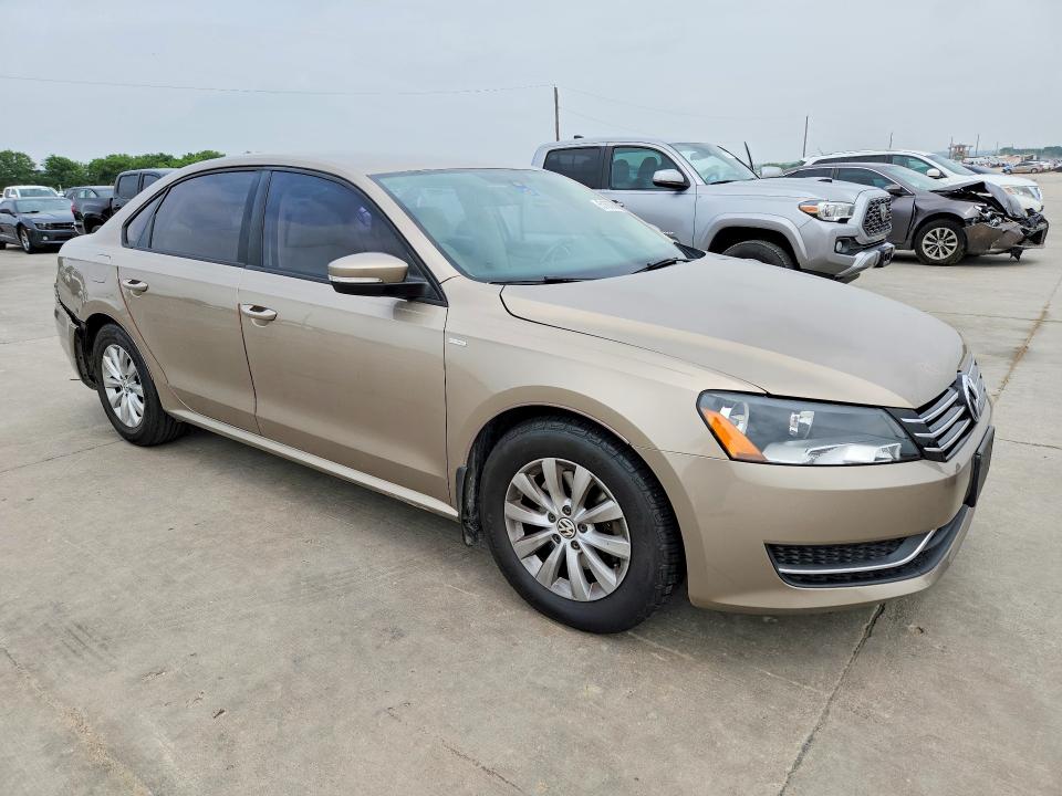 51639316 :رقم المزاد ، 1VWAS7A31FC035067 vin ، 2015 Volkswagen Passat مزاد بيع