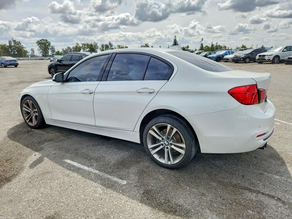 50807226 :رقم المزاد ، WBA8B9G55HNU49611 vin ، 2017 Bmw 330 مزاد بيع