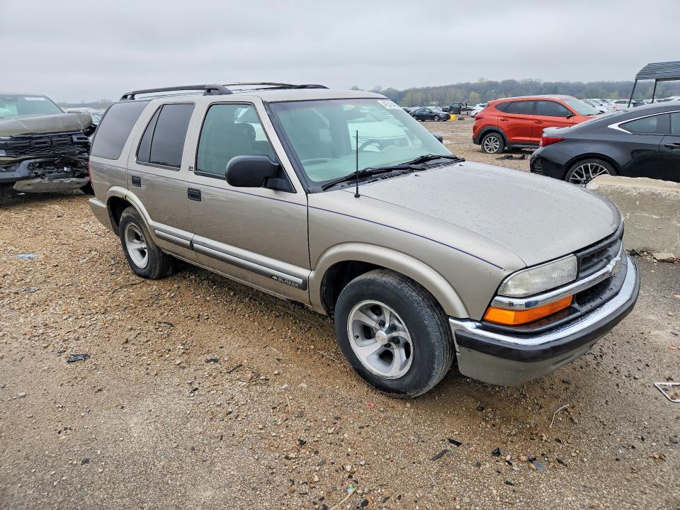 49545406 :رقم المزاد ، 1GNCS13W0Y2152672 vin ، 2000 Chevrolet Blazer مزاد بيع