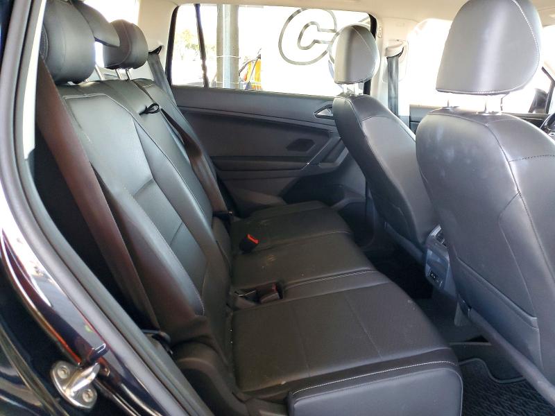 49464096 :رقم المزاد ، 3VV3B7AX6JM038604 vin ، 2018 Volkswagen Tiguan مزاد بيع