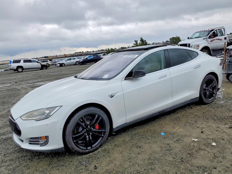 Продажа на аукционе авто 2015 Tesla Model S, vin: 5YJSA1H18FF096706, номер лота: 49381936