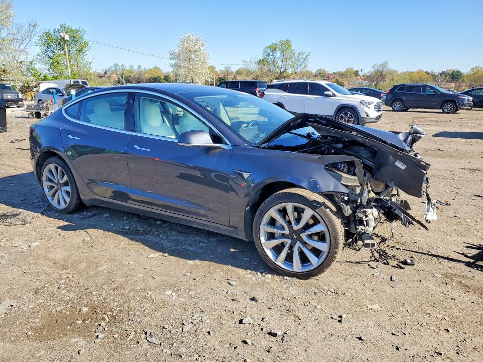 Продажа на аукционе авто 2018 Tesla Model 3, vin: 5YJ3E1EB4JF111863, номер лота: 48916796