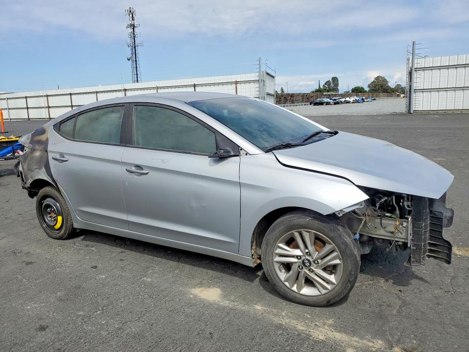 2020 Hyundai Elantra მანქანა იყიდება აუქციონზე, vin: 5NPD84LF4LH559950, აუქციონის ნომერი: 51215576