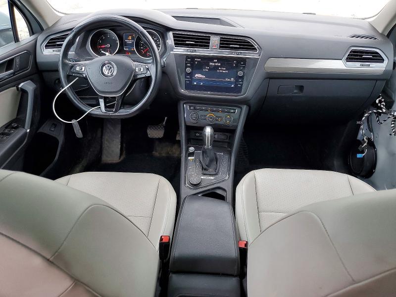 49576086 :رقم المزاد ، 3VV2B7AXXJM027682 vin ، 2018 Volkswagen Tiguan مزاد بيع
