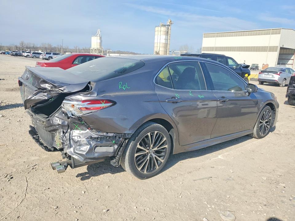 Продажа на аукционе авто 2018 Toyota Camry, vin: 4T1B11HK4JU019724, номер лота: 48680376