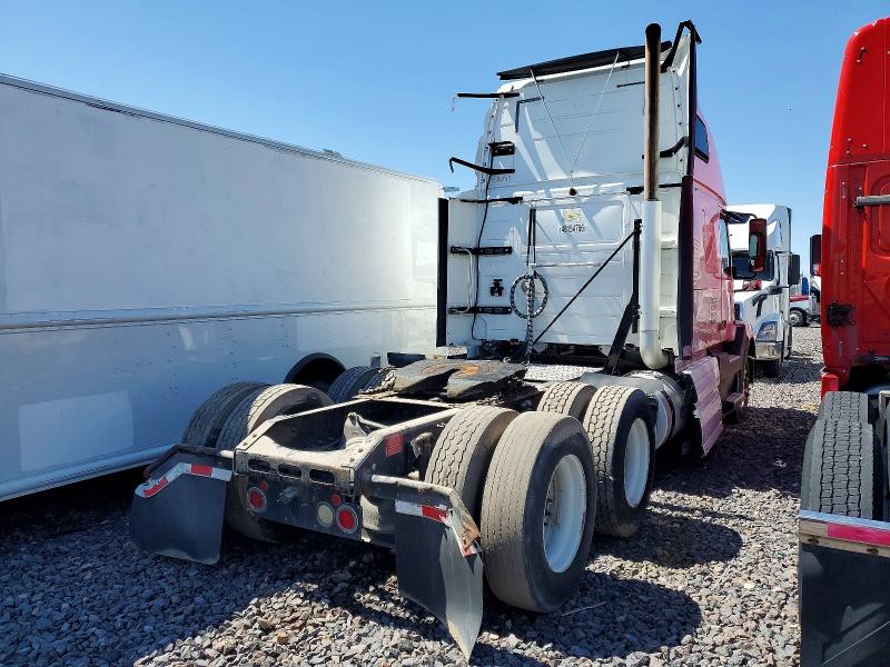 2013 Volvo Vnl მანქანა იყიდება აუქციონზე, vin: 4V4NC9EG0DN139775, აუქციონის ნომერი: 48154766
