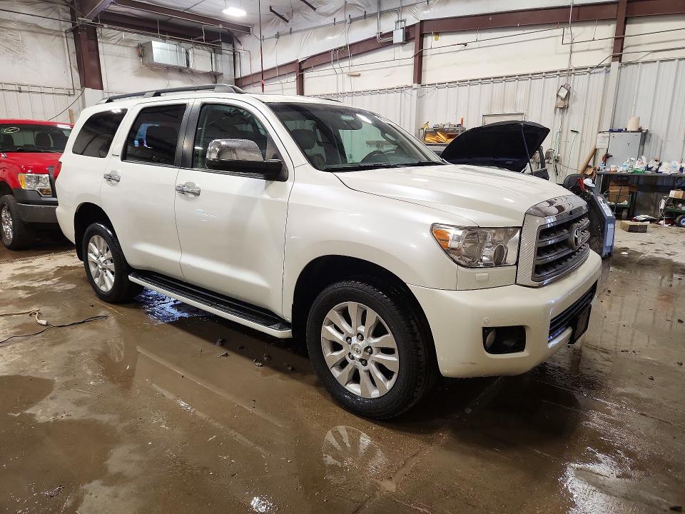 48099806 :رقم المزاد ، 5TDDW5G12CS057328 vin ، 2012 Toyota Sequoia مزاد بيع
