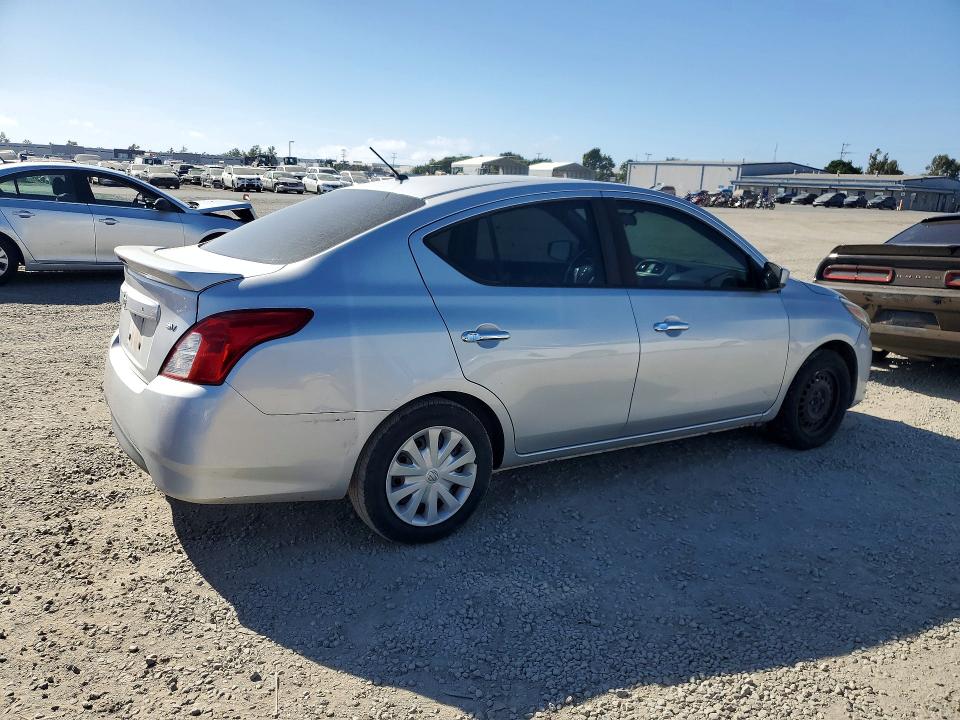 48274826 :رقم المزاد ، 3N1CN7AP2HK424290 vin ، 2017 Nissan Versa مزاد بيع