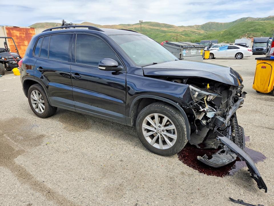 48841626 :رقم المزاد ، WVGAV7AX3HK053989 vin ، 2017 Volkswagen Tiguan مزاد بيع