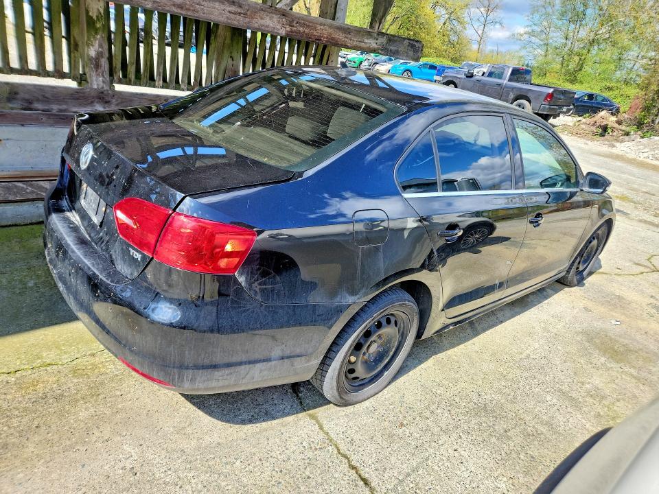 2011 Volkswagen Jetta მანქანა იყიდება აუქციონზე, vin: 3VWWL7AJ5BM007346, აუქციონის ნომერი: 48735386