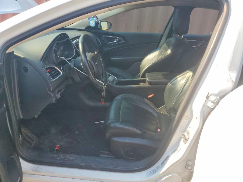 49318516 :رقم المزاد ، 1C3CCCCGXFN662067 vin ، 2015 Chrysler 200 مزاد بيع