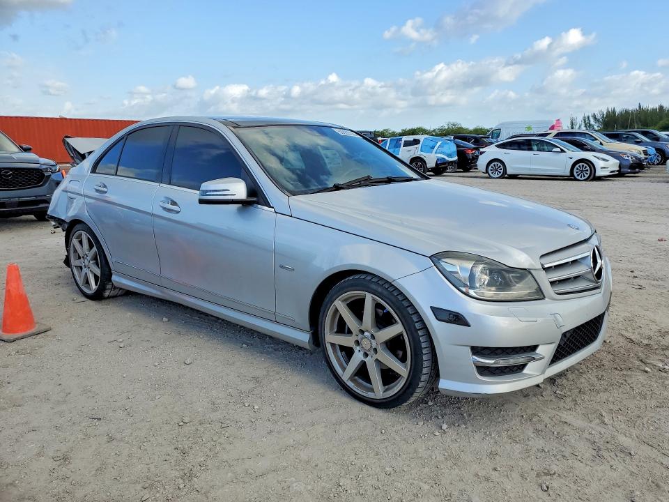 50889226 :رقم المزاد ، WDDGF4HB1CR236222 vin ، 2012 Mercedes-benz C مزاد بيع