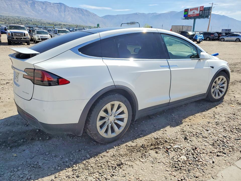 2019 Tesla Model X მანქანა იყიდება აუქციონზე, vin: 5YJXCDE22KF207467, აუქციონის ნომერი: 48225636