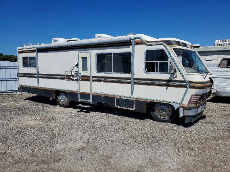 46957896 :رقم المزاد ، 1GBKP37W6C3305705 vin ، 1982 Chevrolet P30 مزاد بيع