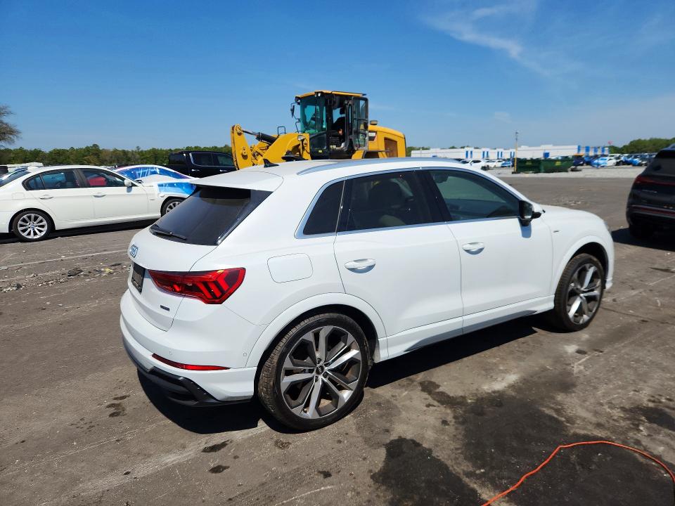 2021 Audi Q3 მანქანა იყიდება აუქციონზე, vin: WA1EECF36M1064435, აუქციონის ნომერი: 50387606
