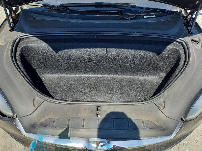 50370076 :رقم المزاد ، 5YJXCAE22JF138437 vin ، 2018 Tesla Model X مزاد بيع