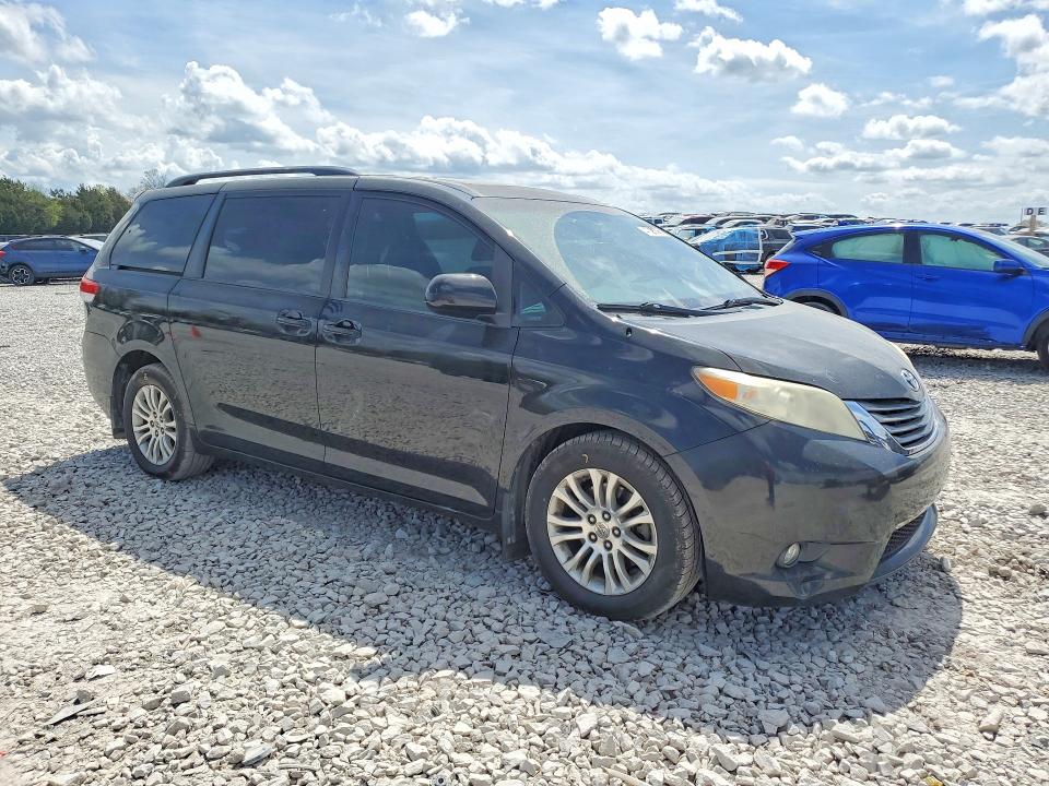 47423366 :رقم المزاد ، 5TDYK3DC7CS232289 vin ، 2012 Toyota Sienna مزاد بيع