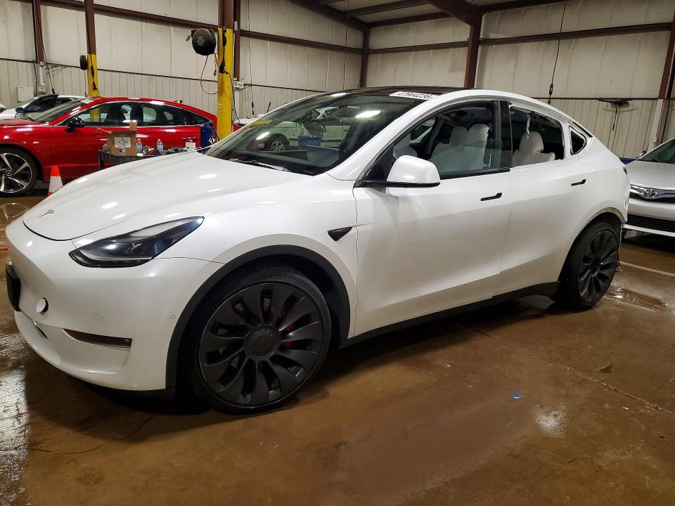 Продажа на аукционе авто 2021 Tesla Model Y, vin: 5YJYGDEF0MF252079, номер лота: 47964236