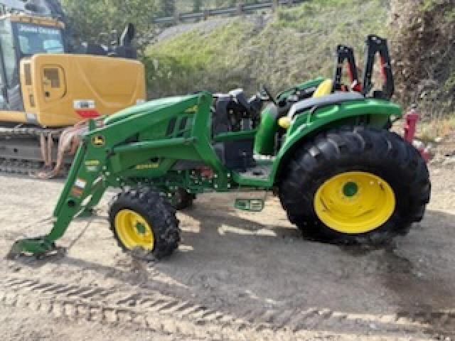 51335786 :رقم المزاد ، CH4Y22D004280X vin ، 2017 John Deere 4040 مزاد بيع