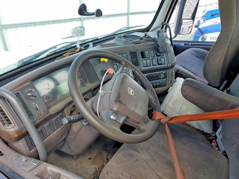 Продаж на аукціоні авто 2017 Volv Vn, vin: 4V4NC9EG1HN985628, номер лоту: 50638226