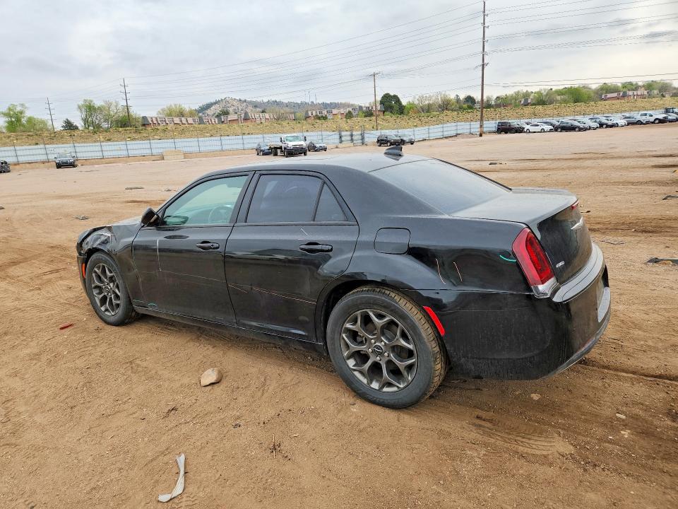 47383076 :رقم المزاد ، 2C3CCAGGXJH321204 vin ، 2018 Chrysler 300 مزاد بيع