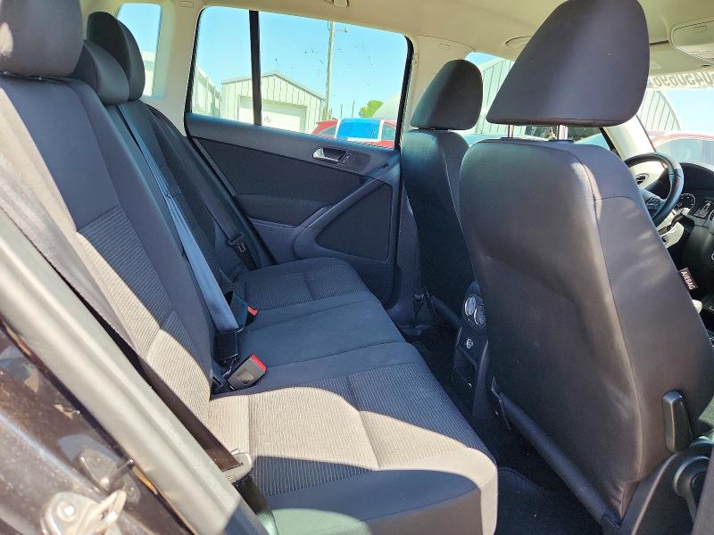 50450696 :رقم المزاد ، WVGAV7AXXJK004181 vin ، 2018 Volkswagen Tiguan Limited مزاد بيع