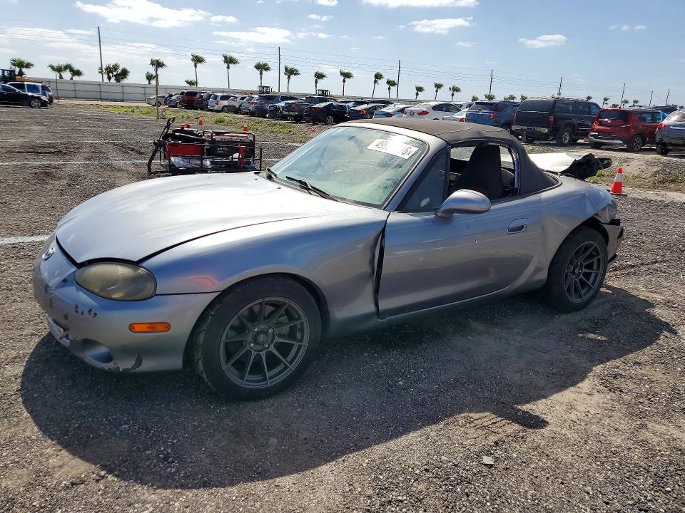 49995916 :رقم المزاد ، JM1NB354X40409772 vin ، 2004 Mazda Mx-5 Miata مزاد بيع