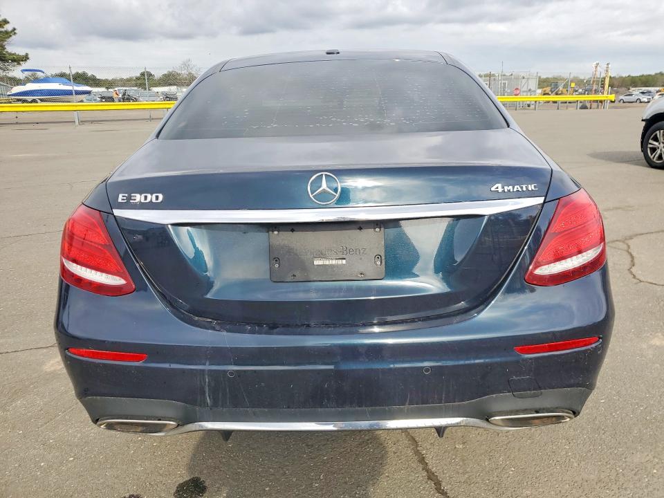 50059596 :رقم المزاد ، WDDZF4KB0HA024788 vin ، 2017 Mercedes-benz E مزاد بيع
