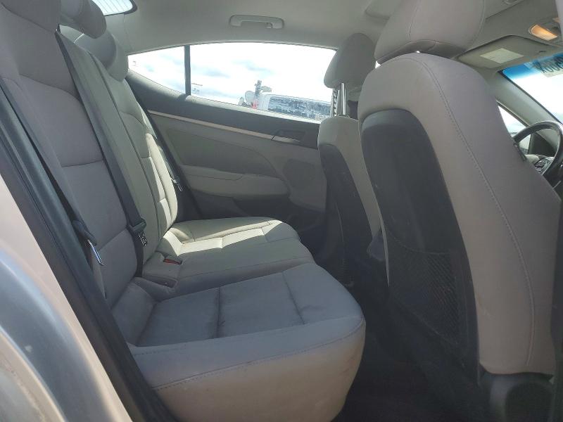 51242566 :رقم المزاد ، 5NPD84LF1JH323317 vin ، 2018 Hyundai Elantra مزاد بيع