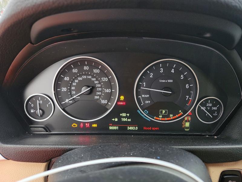 47007606 :رقم المزاد ، WBA3C3C52FK202961 vin ، 2015 Bmw 320 مزاد بيع