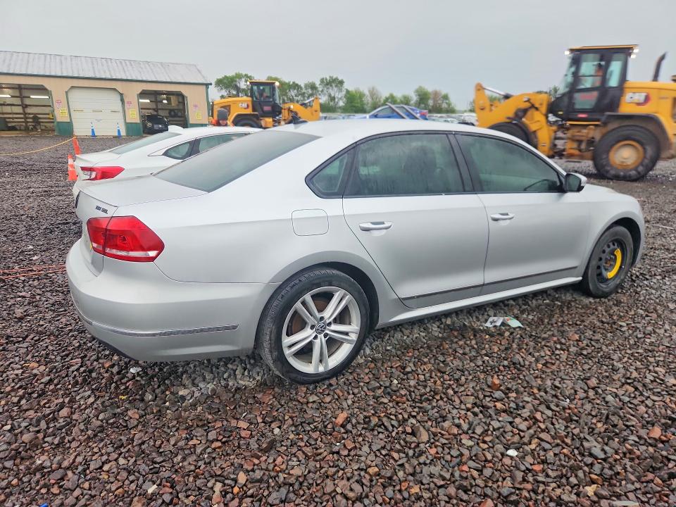 51456066 :رقم المزاد ، 1VWCN7A33EC100130 vin ، 2014 Volkswagen Passat مزاد بيع