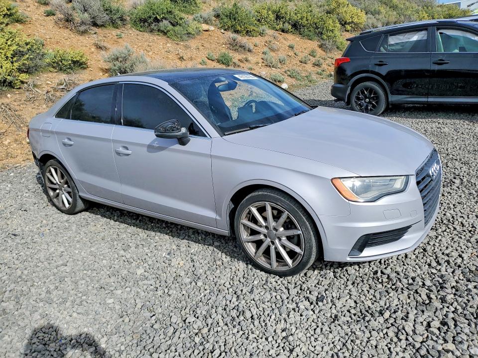 Продажа на аукционе авто 2015 Audi A3, vin: WAUACGFFXF1143487, номер лота: 49128196