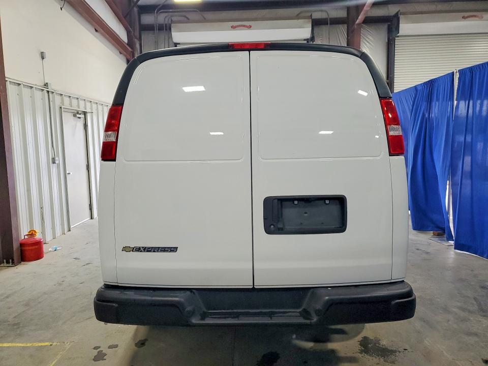 2024 Chevrolet Express 2500 მანქანა იყიდება აუქციონზე, vin: 1GCWGAFP3R1263994, აუქციონის ნომერი: 51314816
