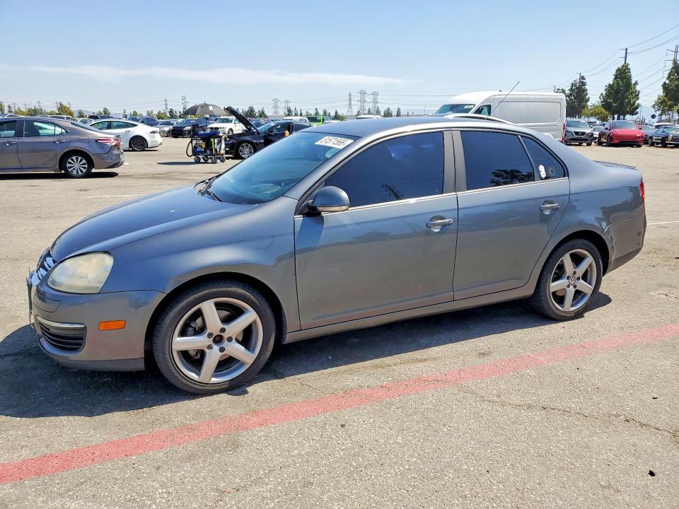 2010 Volkswagen Jetta მანქანა იყიდება აუქციონზე, vin: 3VWAZ7AJ2AM131193, აუქციონის ნომერი: 51571566