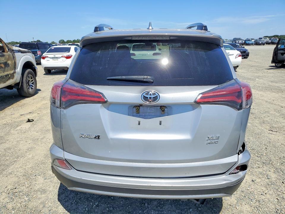 51502416 :رقم المزاد ، 2T3RFREV6JW814391 vin ، 2018 Toyota Rav4 مزاد بيع