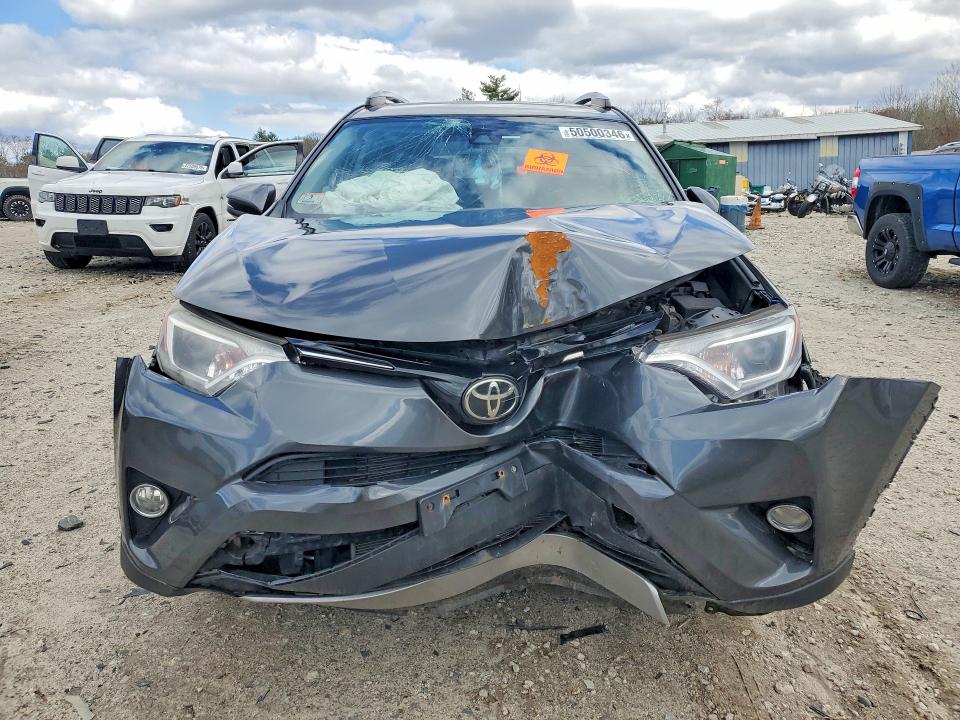 Продаж на аукціоні авто 2018 Toyota Rav4, vin: JTMRFREV7JD255401, номер лоту: 50500346