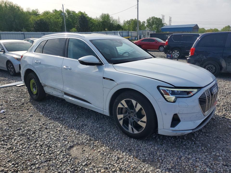 2022 Audi E-tron მანქანა იყიდება აუქციონზე, vin: WA1LAAGE4NB032523, აუქციონის ნომერი: 48898336