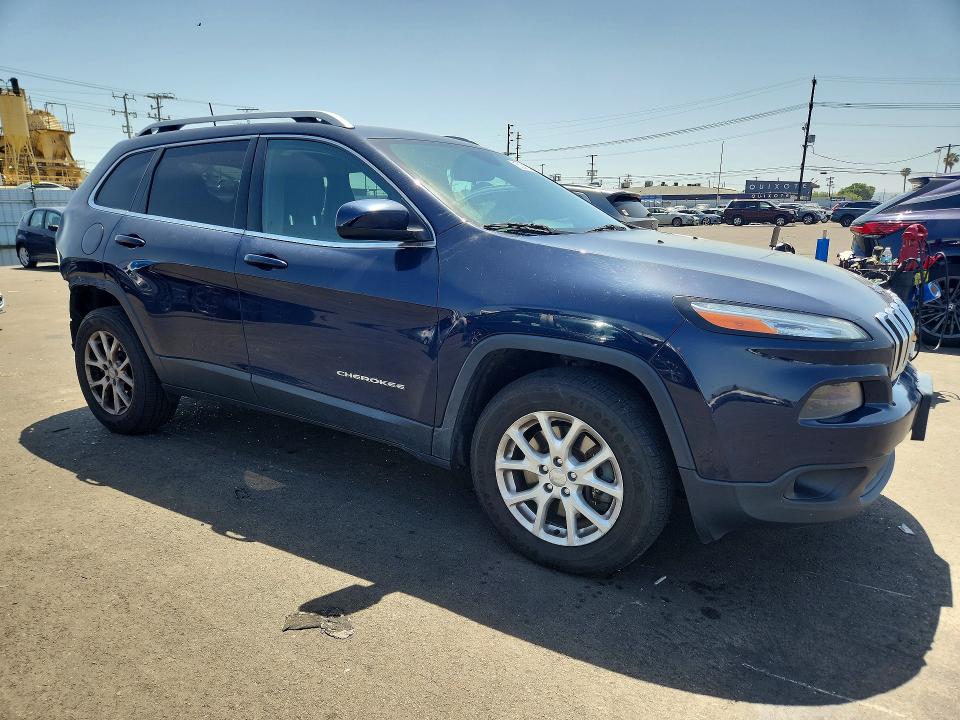 50345786 :رقم المزاد ، 1C4PJMCB2GW130529 vin ، 2016 Jeep Cherokee مزاد بيع