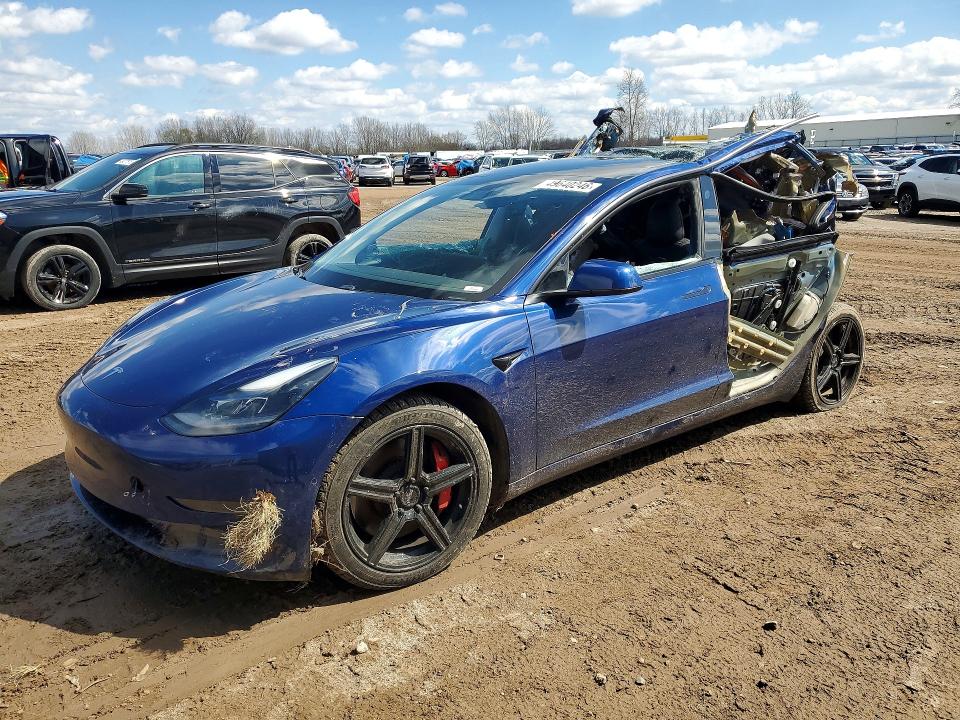 49640246 :رقم المزاد ، 5YJ3E1EC0MF050248 vin ، 2021 Tesla Model 3 مزاد بيع