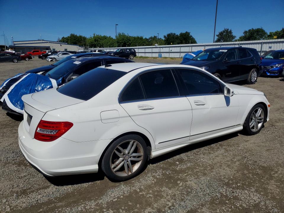 50968046 :رقم المزاد ، WDDGF4HB8ER306737 vin ، 2014 Mercedes-benz C مزاد بيع