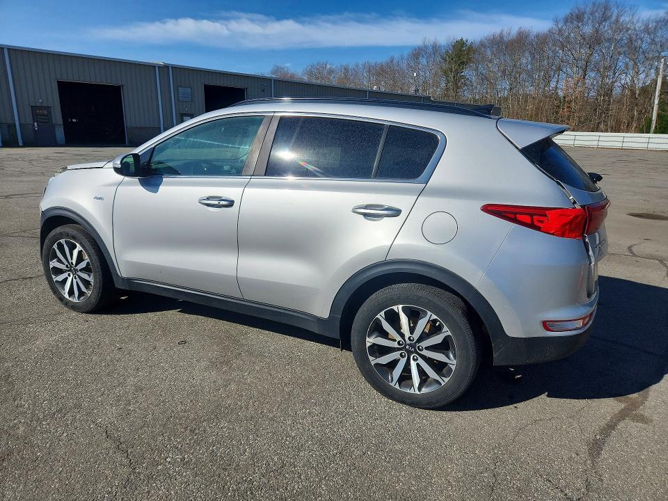 2018 Kia Sportage მანქანა იყიდება აუქციონზე, vin: KNDPNCAC2J7310850, აუქციონის ნომერი: 49620216