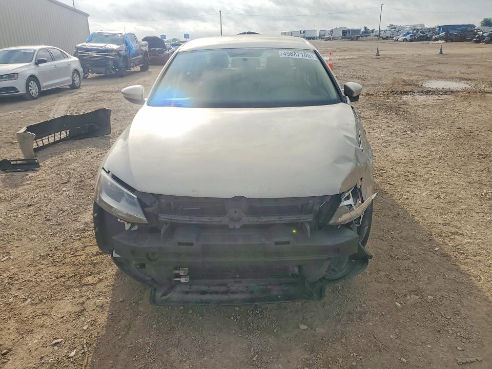 49687106 :رقم المزاد ، 3VW637AJ2EM214569 vin ، 2014 Volkswagen Jetta مزاد بيع