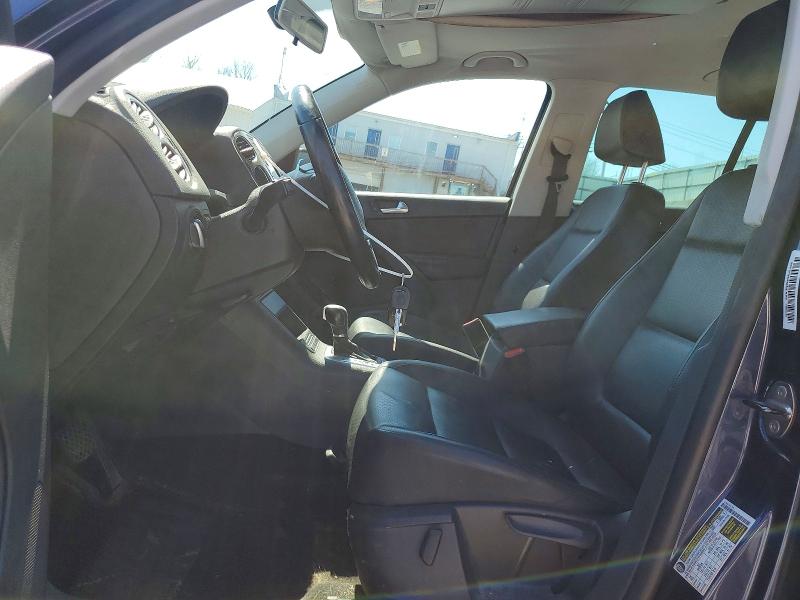 49471216 :رقم المزاد ، WVGAV7AX0BW504327 vin ، 2011 Volkswagen Tiguan مزاد بيع